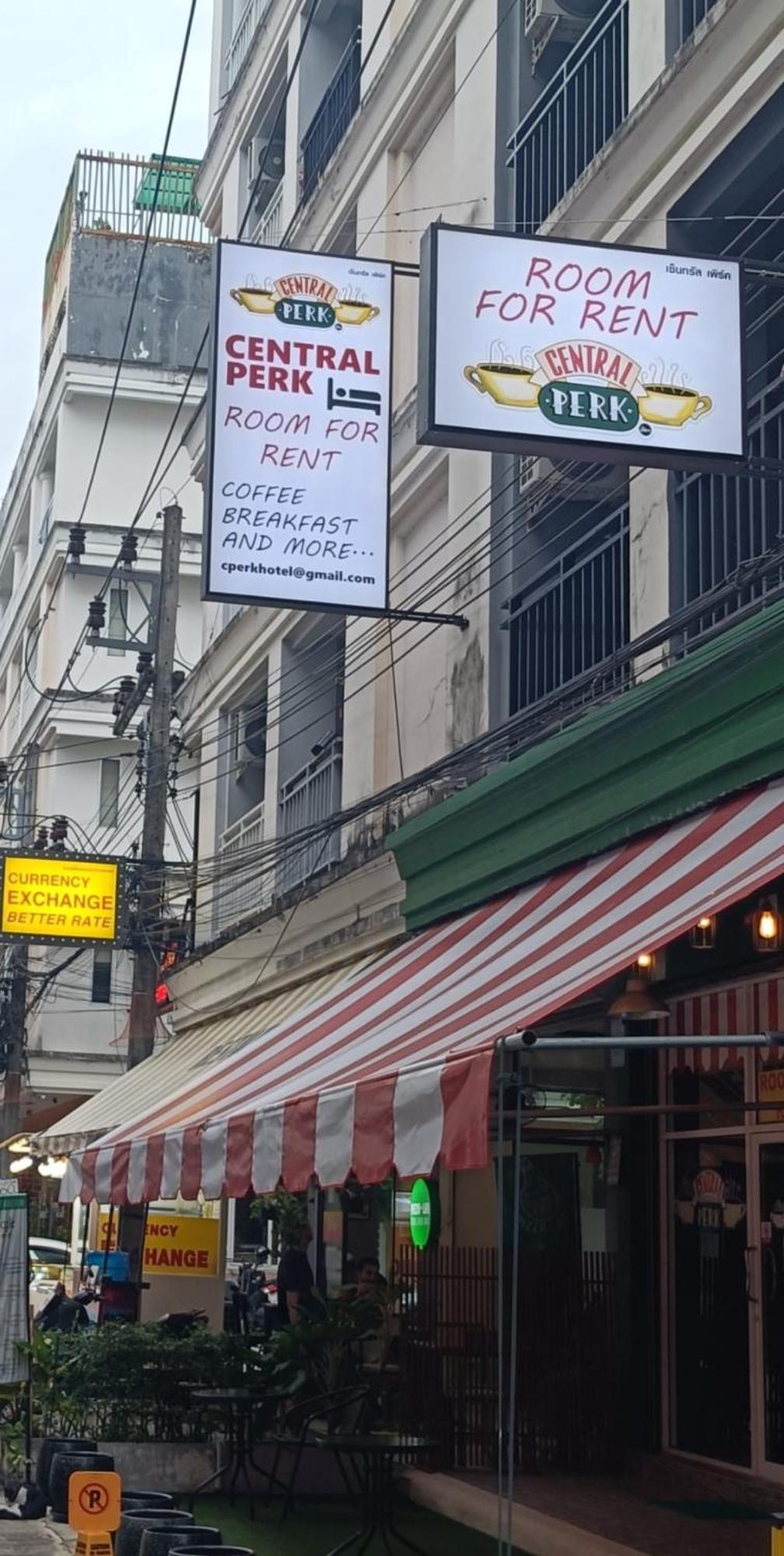 Central Perk Hotel Patong Luaran gambar